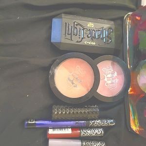 Kat vond bundle eyeshadow lipsticks blush